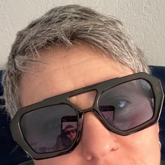 Trendy plastic aviator sunglasses - Picture 2 of 6